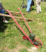 Traceuse de lignes (Fete de la Moisson St Simeon de Bressieux 2006)
